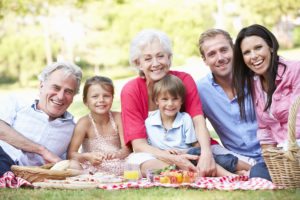 Elder Care in Davis CA: Tips for Planning a Family Reunion with Mom